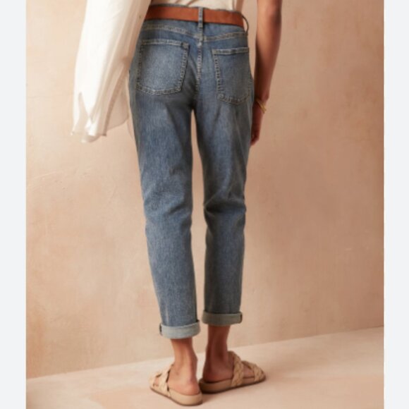 Brand New Banana Republic GIRLFRIEND MEDIUM WASH JEAN - Picture 2 of 16
